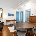 Stylish 2-Bedroom Apartment Near The Famous Moulin Rouge
