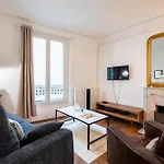 Stylish 2-Bedroom Apartment Near The Famous Moulin Rouge