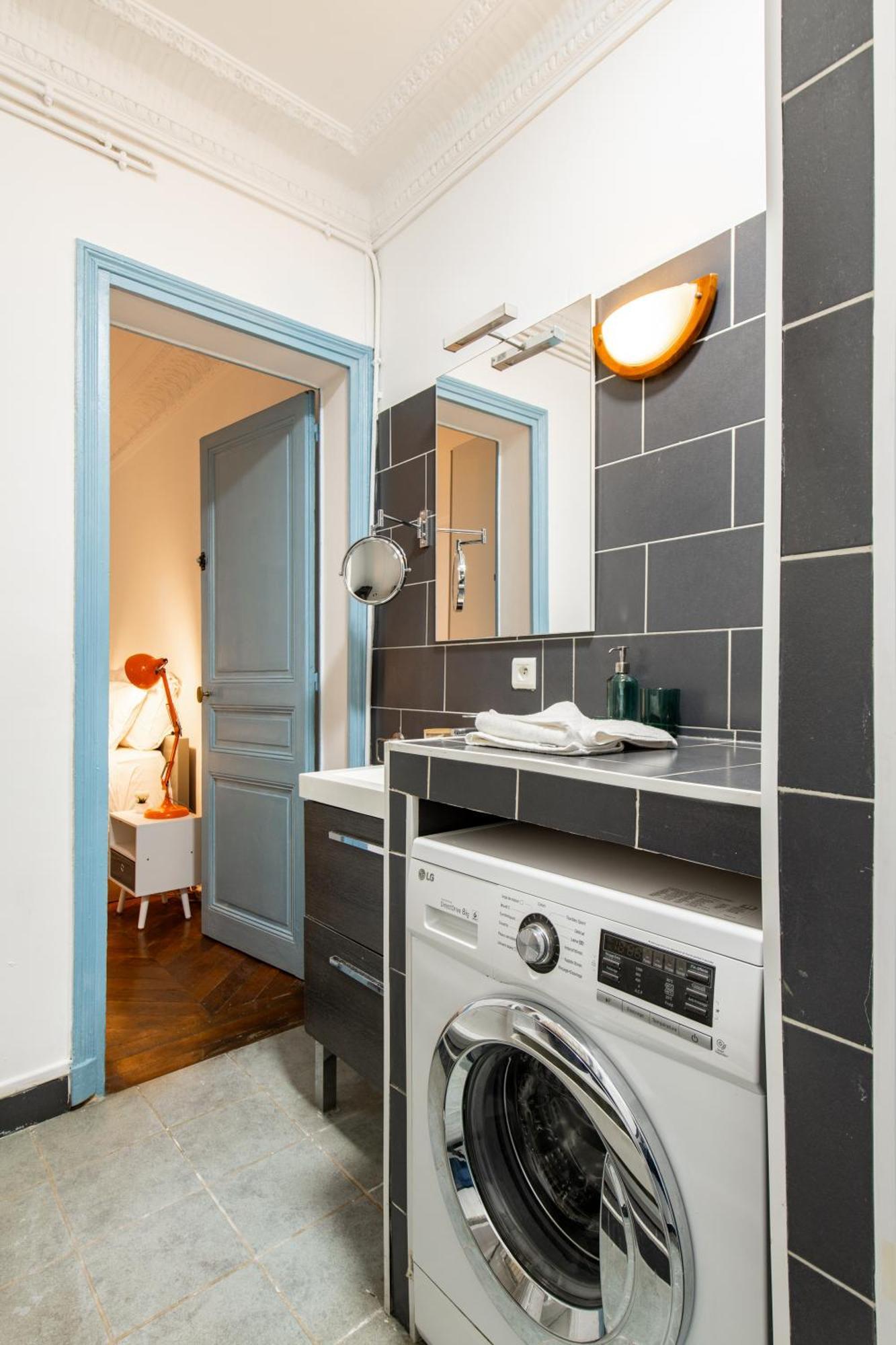 Stylish 2-bedroom Near The Famous Moulin Rouge Parigi