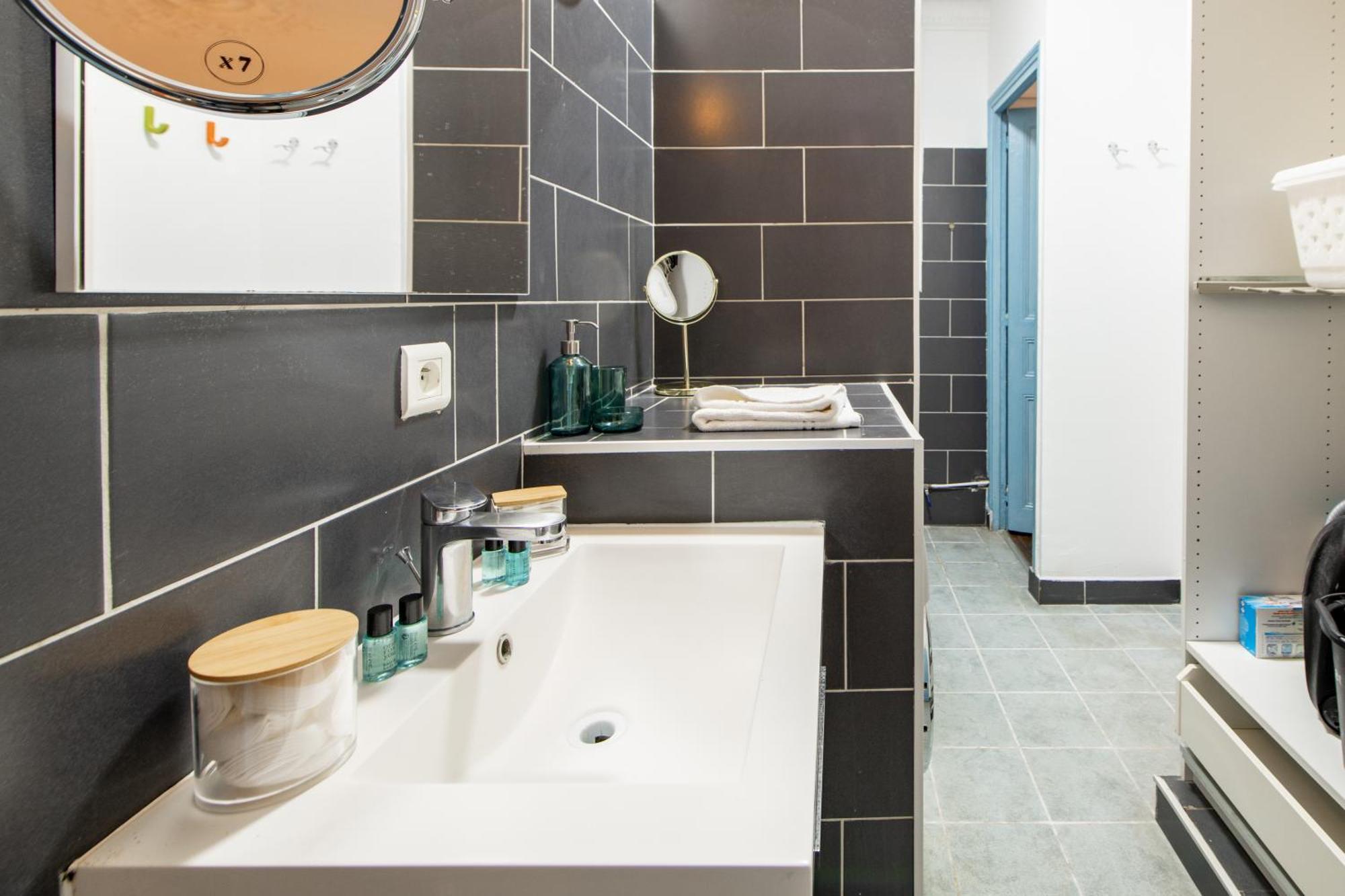 Appartamento Stylish 2-bedroom Near The Famous Moulin Rouge