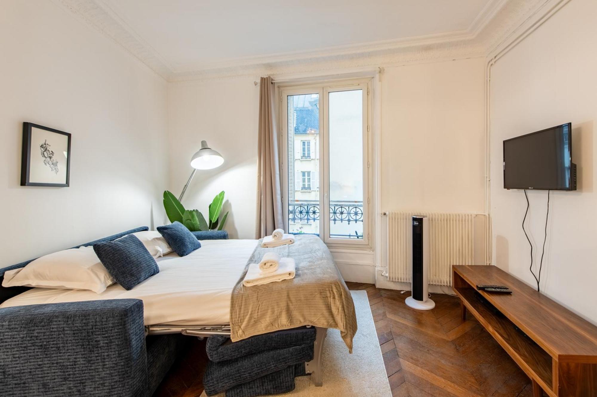 Stylish 2-bedroom Near The Famous Moulin Rouge Appartamento Parigi